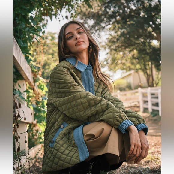 30 Fabulous Contrast Quilt Stitch Button Jacket - Picture 4 of 6